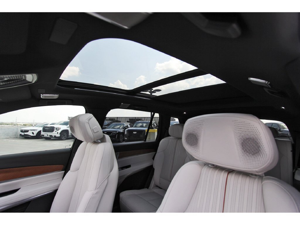 New 2027 Cadillac Vistiq Luxury AWD/4WD image 24