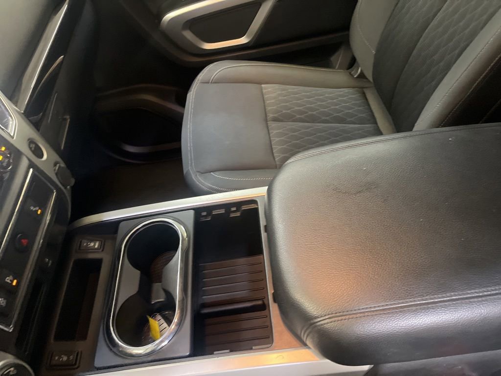 Used 2017 Nissan Titan SV AWD/4WD image 18