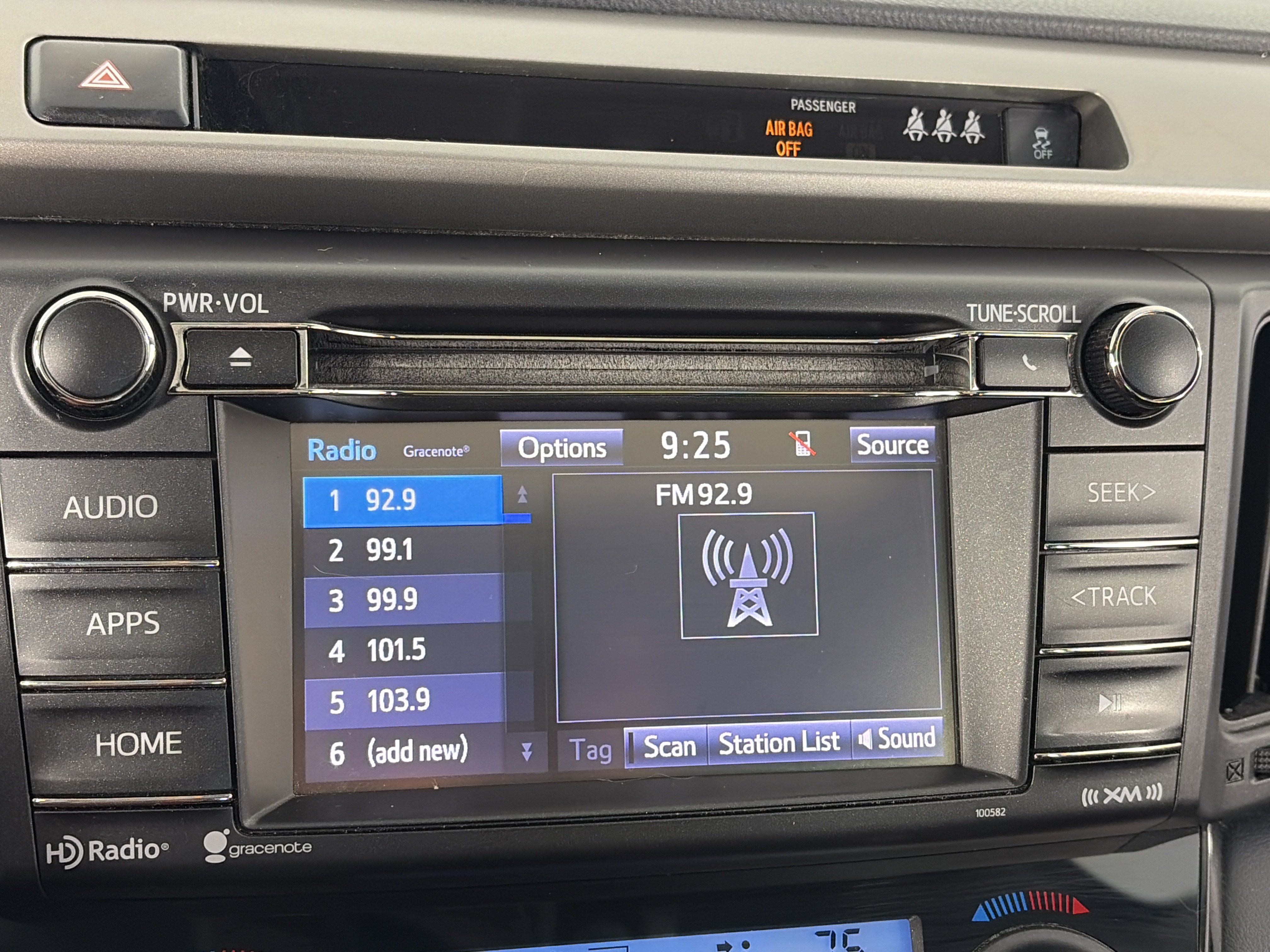 Used 2018 Toyota RAV4 XLE FWD image 20