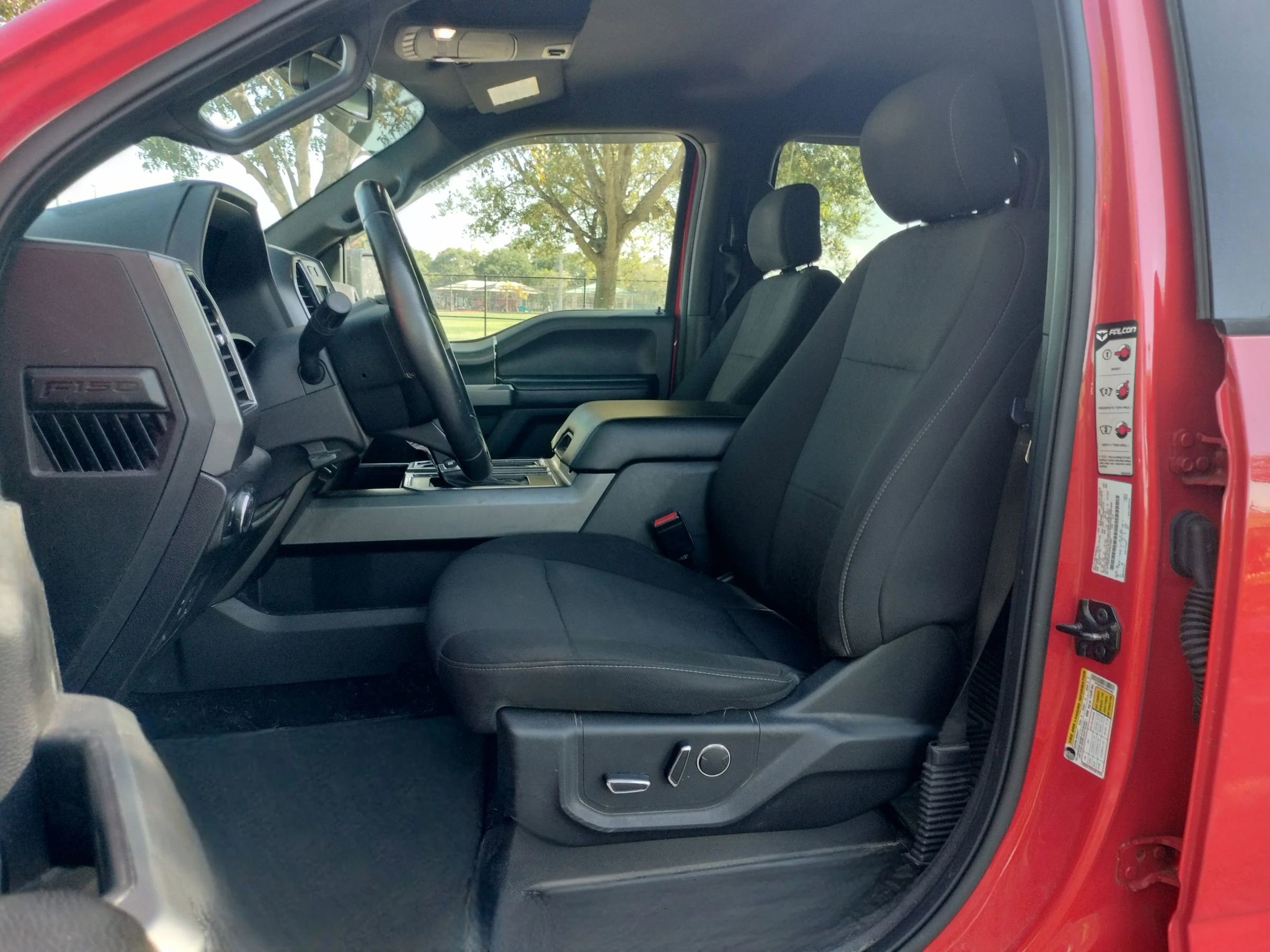 Used 2018 Ford F150 XLT w/ Equipment Group 302A Luxury AWD/4WD image 12