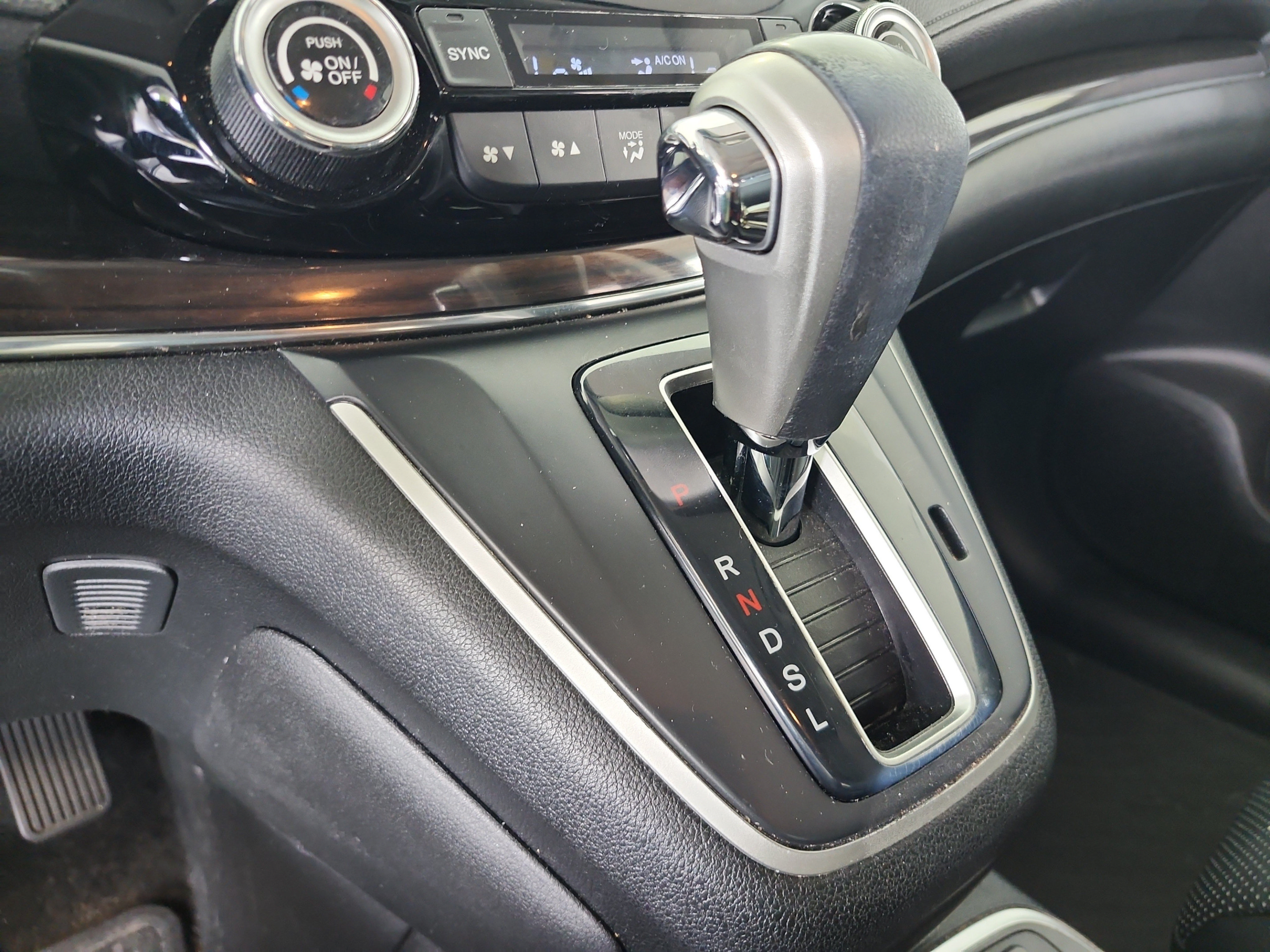 Used 2015 Honda CR-V Touring image 15