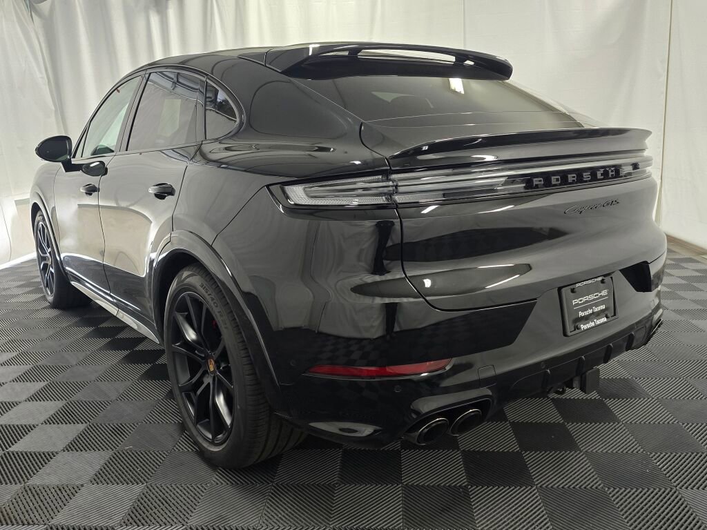 New 2026 Porsche Cayenne GTS image 3
