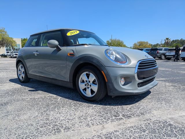 Used 2019 MINI Cooper 2-Door Hardtop FWD image 2