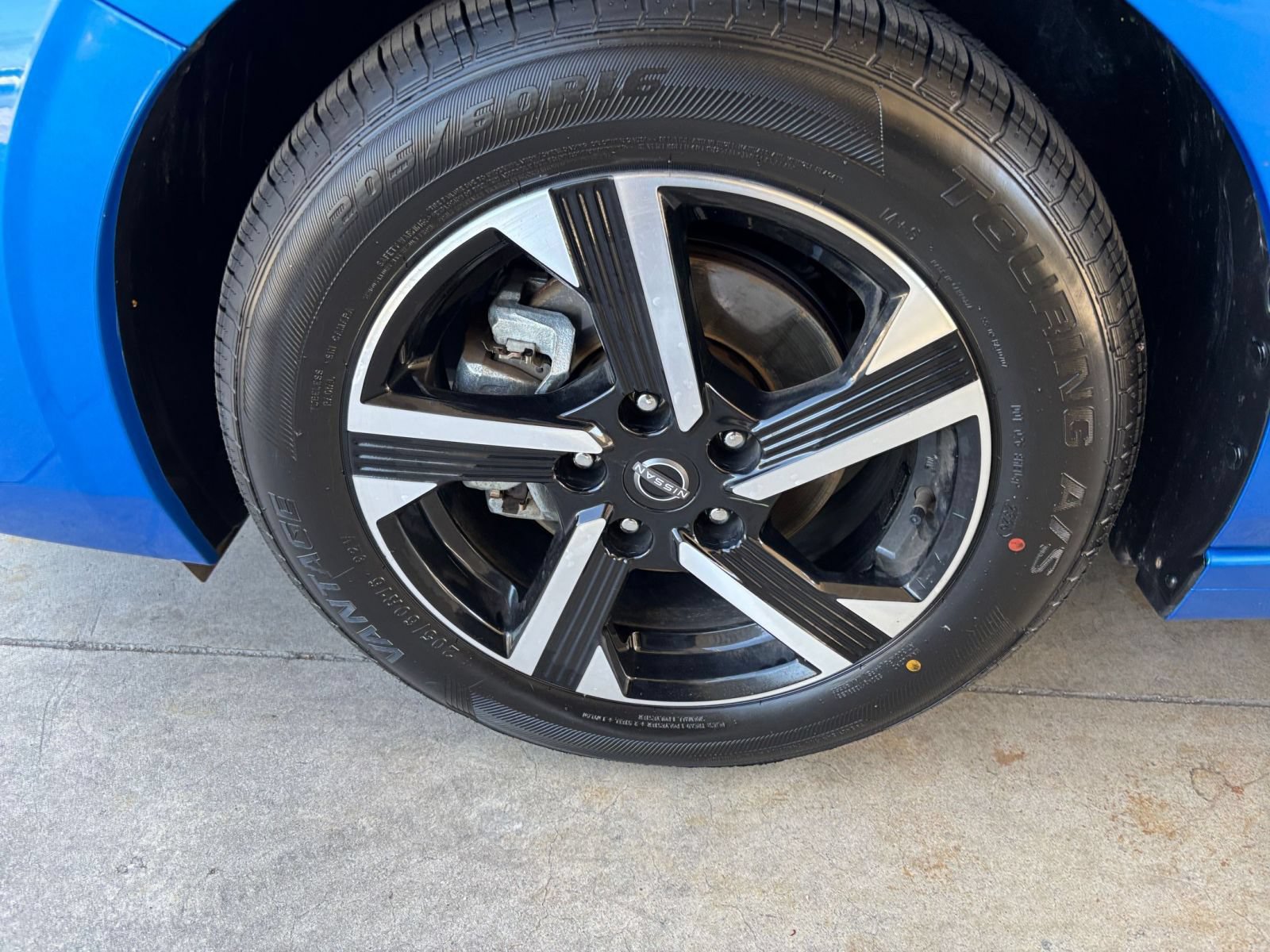 Used 2025 Nissan Sentra SV FWD image 28