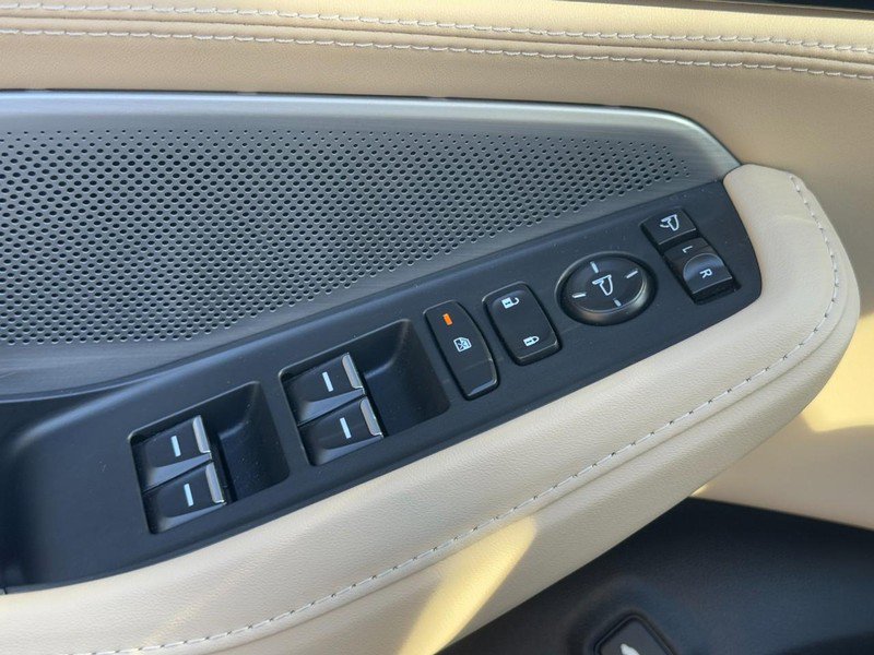 Used 2025 Acura MDX SH-AWD w/ Advance Package image 27