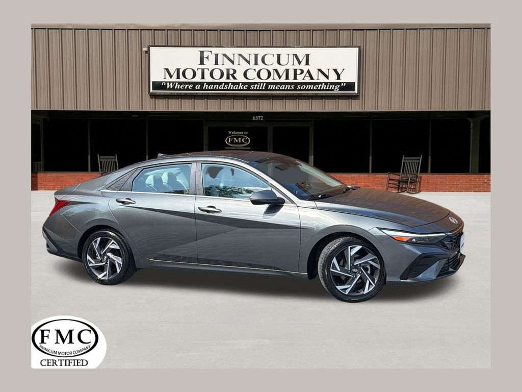 Used 2025 Hyundai Elantra Limited FWD image 1
