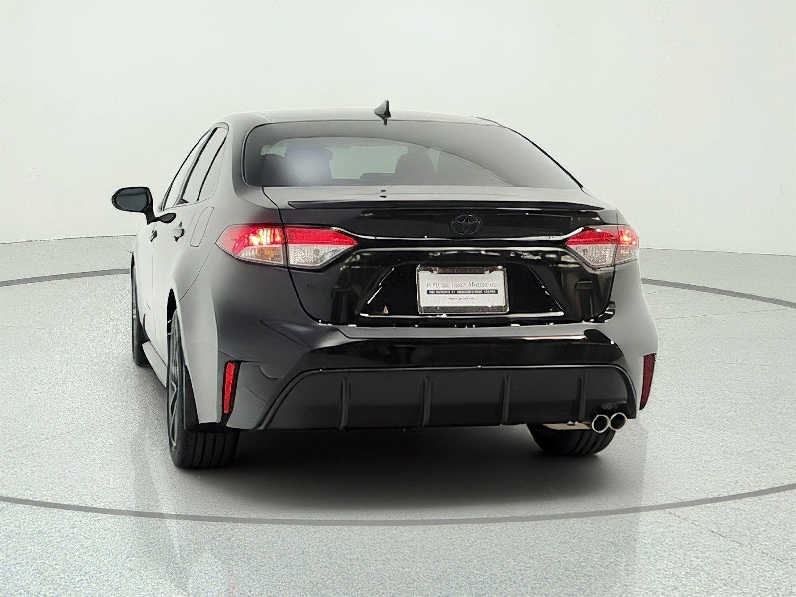 Used 2025 Toyota Corolla SE w/ SE Premium Package FWD image 6