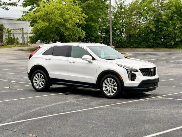 Certified 2022 Cadillac XT4 Luxury w/ Cold Weather Package FWD image 10