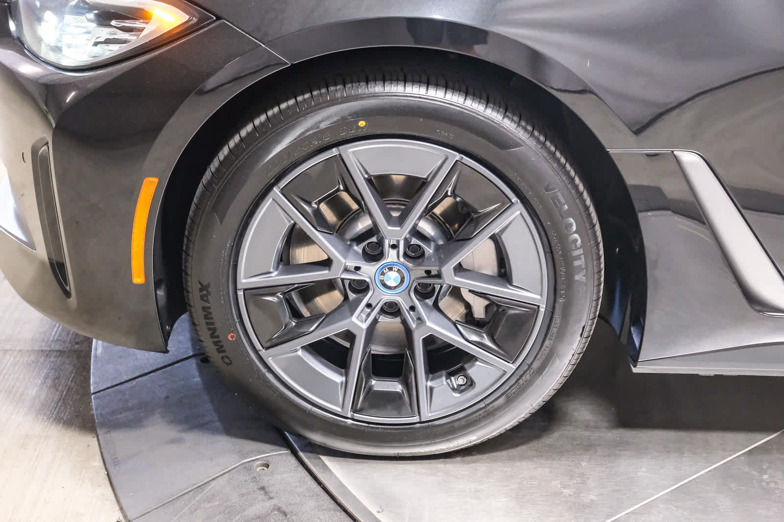 Used 2023 BMW i4 eDrive40 w/ Premium Package RWD image 10