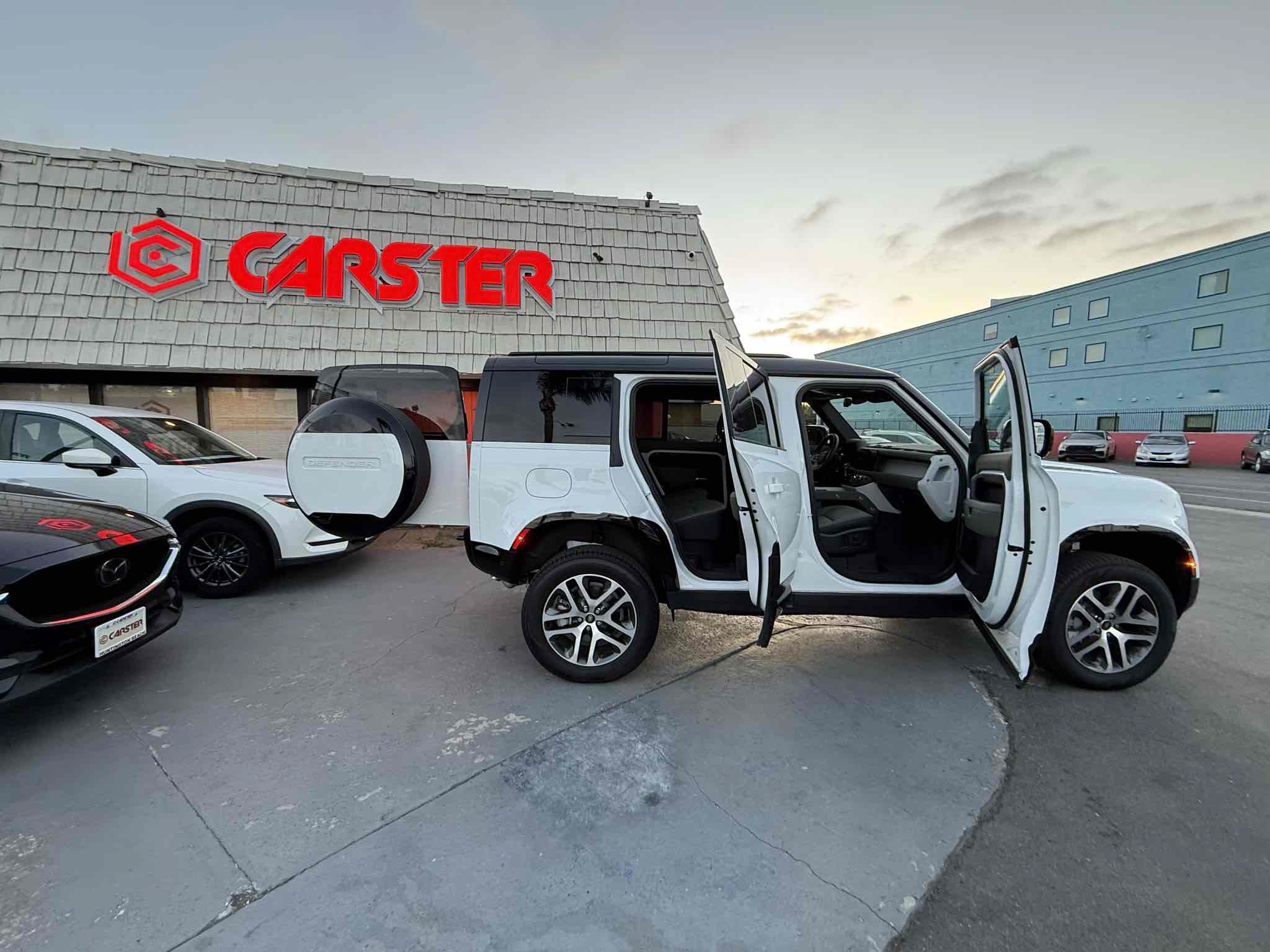 Used 2025 Land Rover Defender 110 X-Dynamic SE AWD/4WD image 49