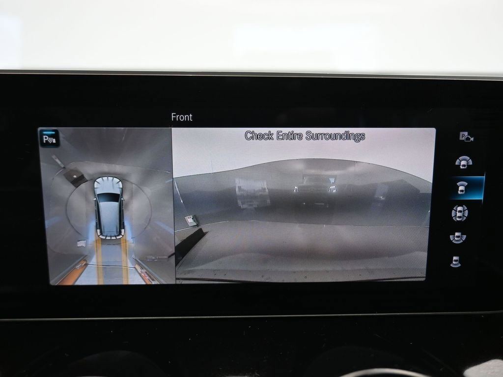 Used 2021 Mercedes-Benz GLB 250 4MATIC w/ Premium Package image 24