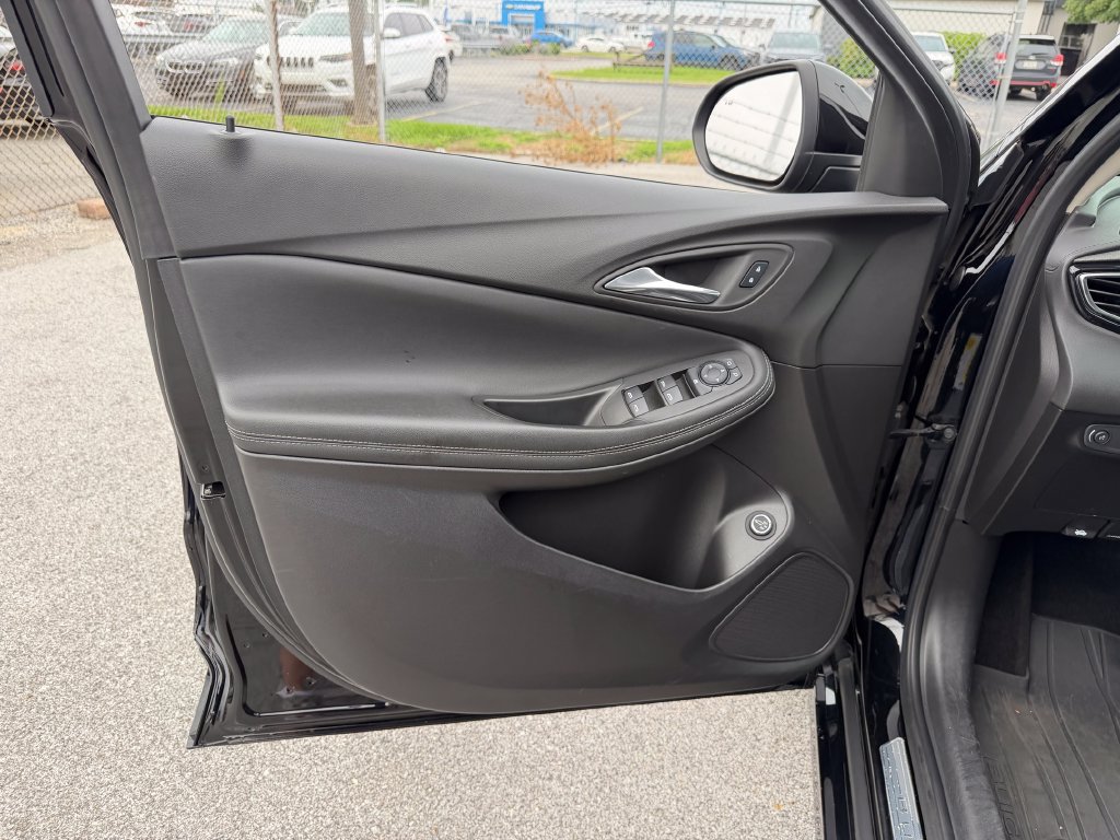 Used 2022 Buick Encore GX Select w/ Experience Buick Package FWD image 28