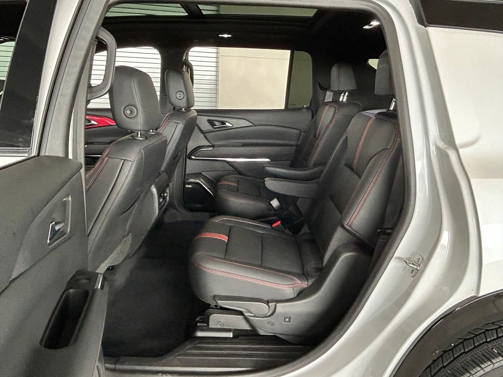 Used 2024 Chevrolet Traverse RS FWD image 52