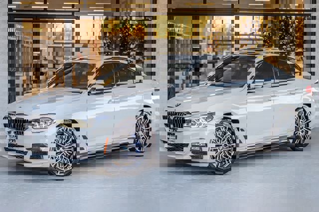 Used 2019 BMW 540i xDrive w/ M Sport Package image 2