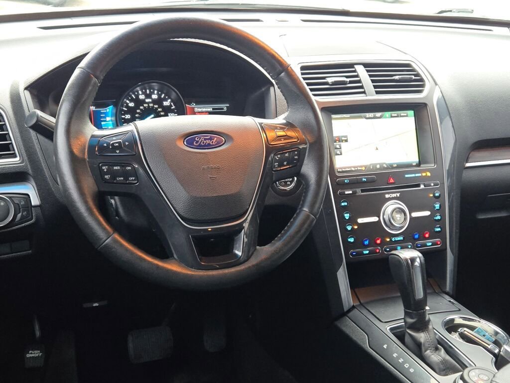 Used 2016 Ford Explorer Limited image 19