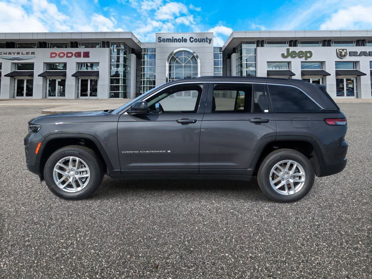 New 2026 Jeep Grand Cherokee Laredo X AWD/4WD image 5
