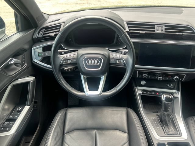 Used 2020 Audi Q3 2.0T Premium Plus w/ Premium Plus Package AWD/4WD image 17