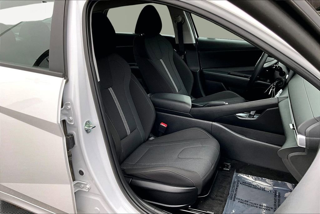 Used 2024 Hyundai Elantra SE image 7
