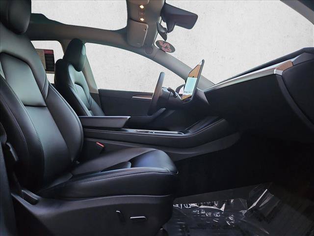 Used 2023 Tesla Model Y Long Range AWD/4WD image 23