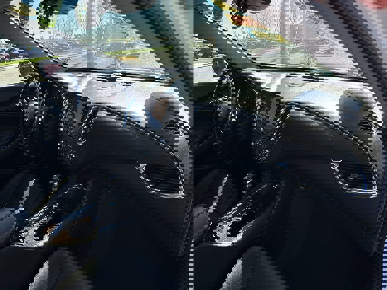 Used 2021 Chevrolet Malibu Premier image 29