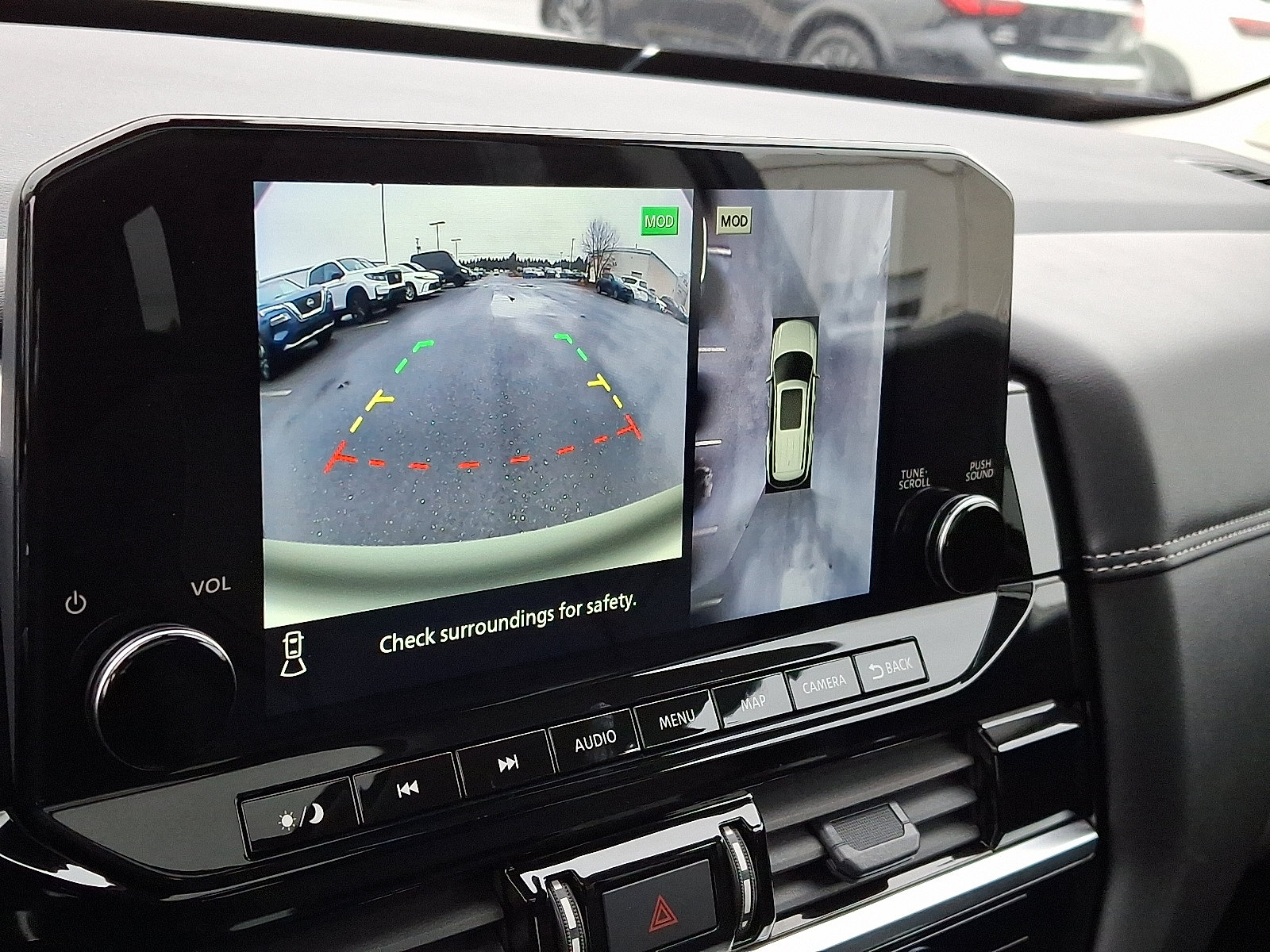 Used 2024 Nissan Pathfinder Platinum image 19