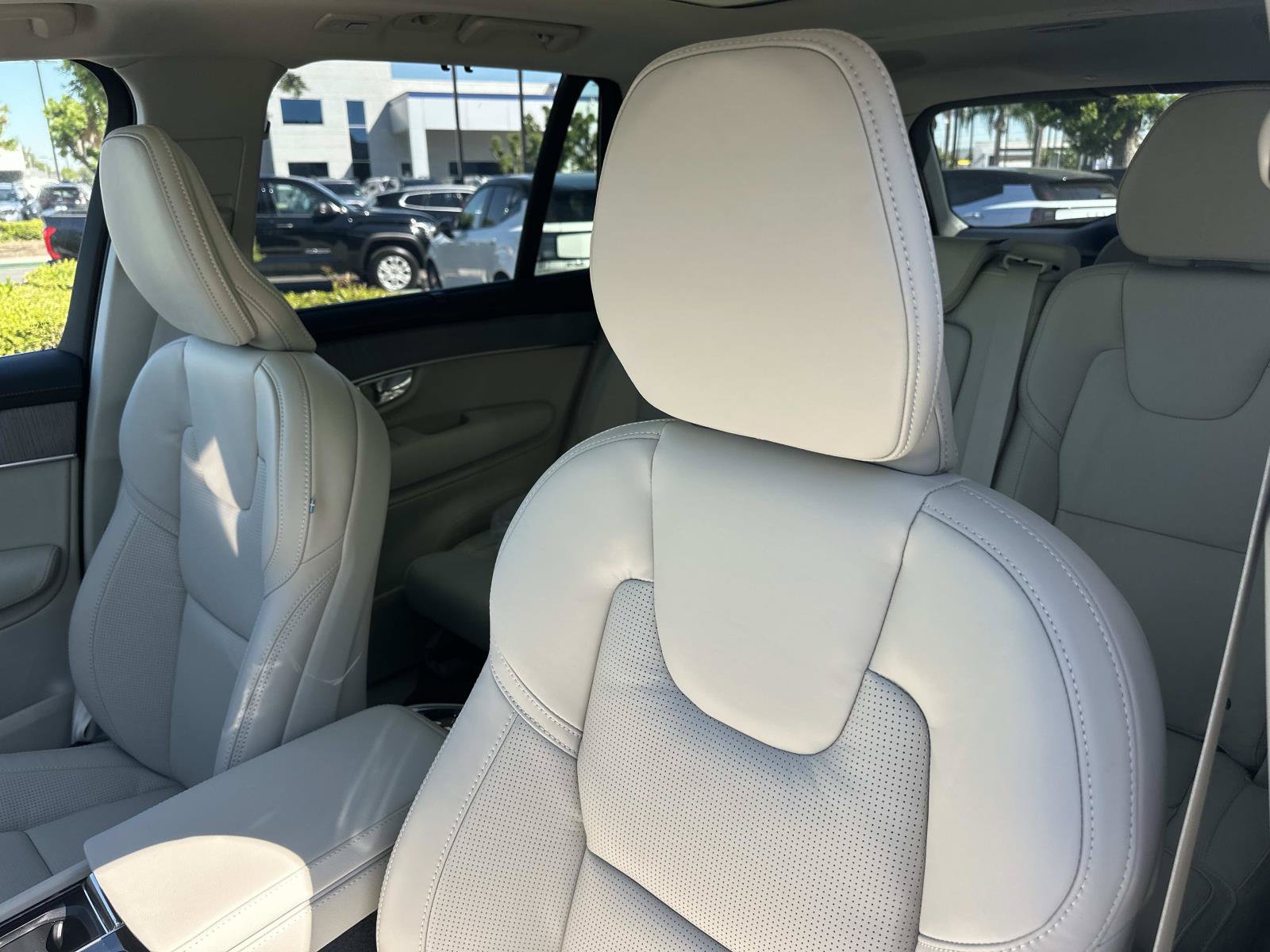 New 2026 Volvo XC90 T8 Ultra w/ Protection Package Premier AWD/4WD image 15