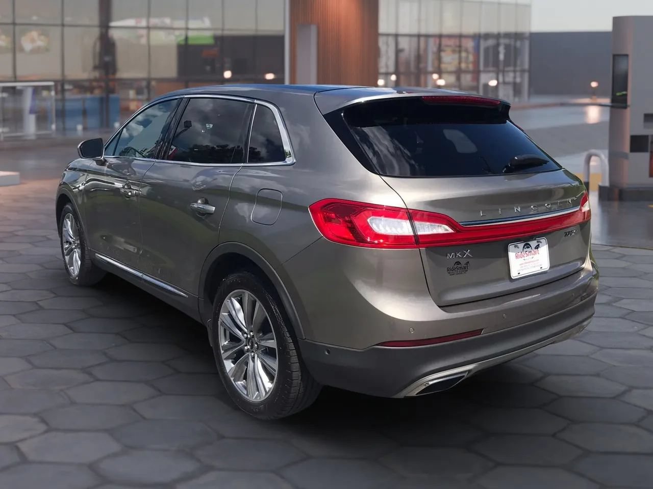 Used 2016 Lincoln MKX Reserve w/ Luxury Package AWD/4WD image 9