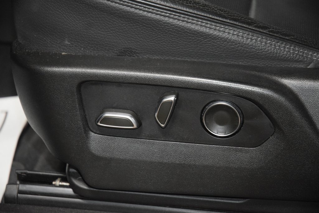 Used 2021 GMC Yukon XL Denali image 42