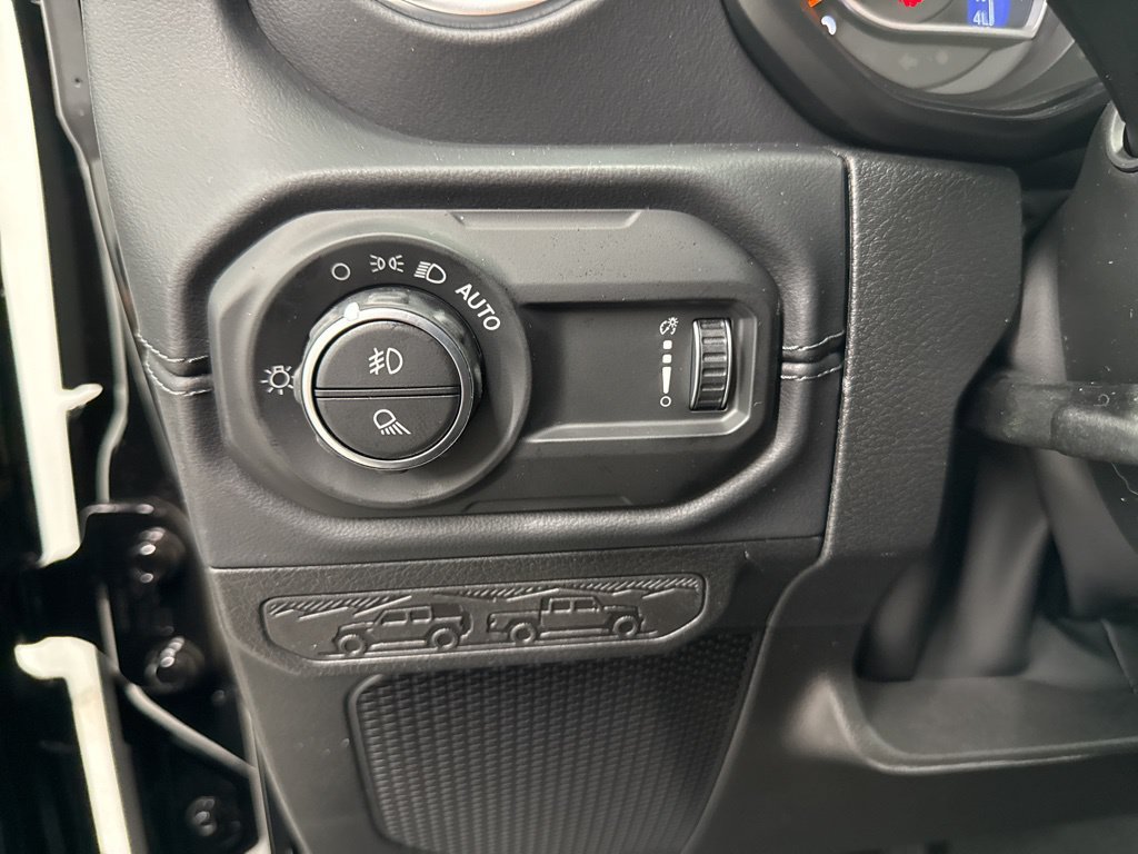 New 2026 Jeep Gladiator Sport AWD/4WD image 18