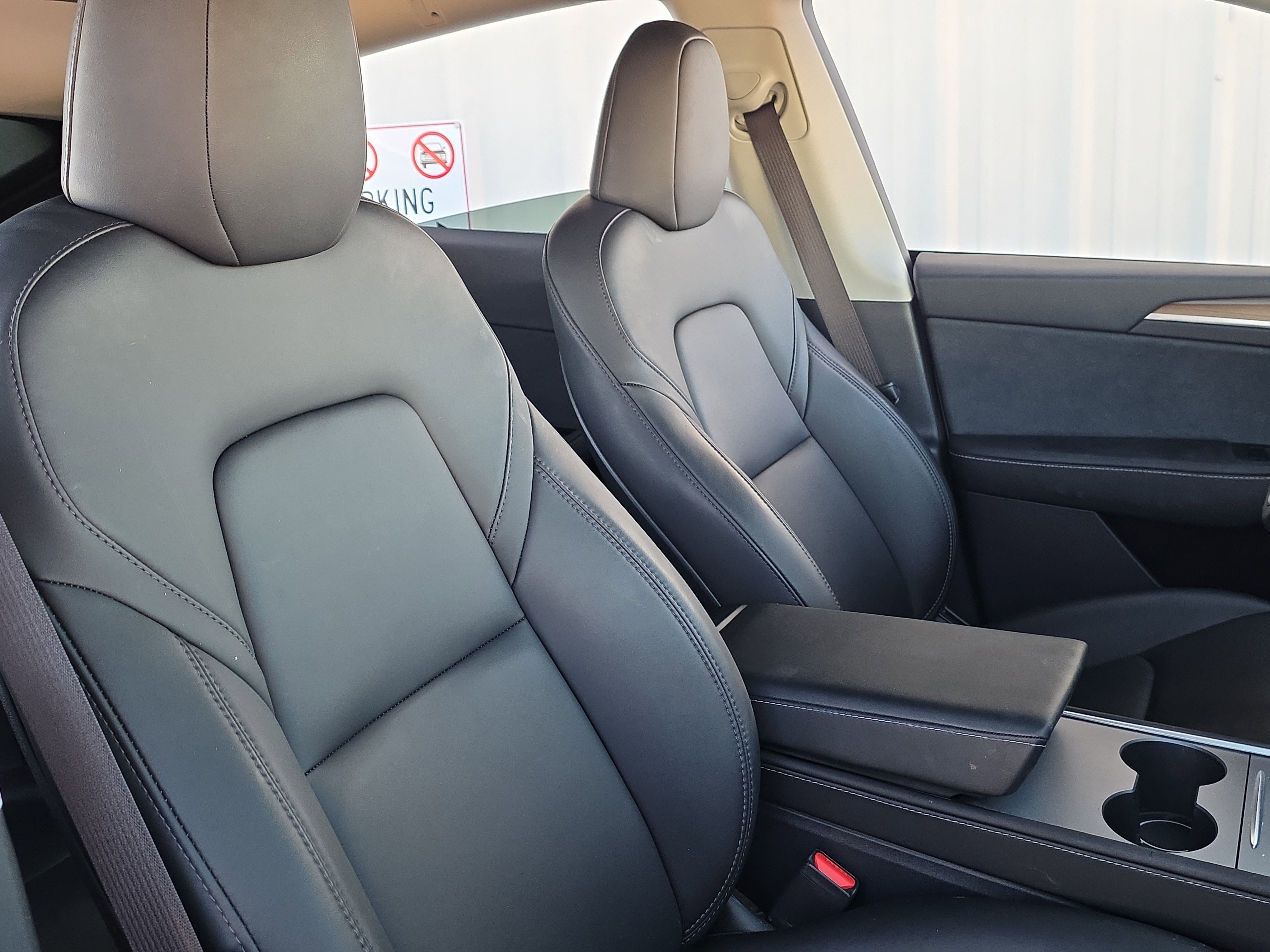 Used 2025 Tesla Model Y Long Range image 31