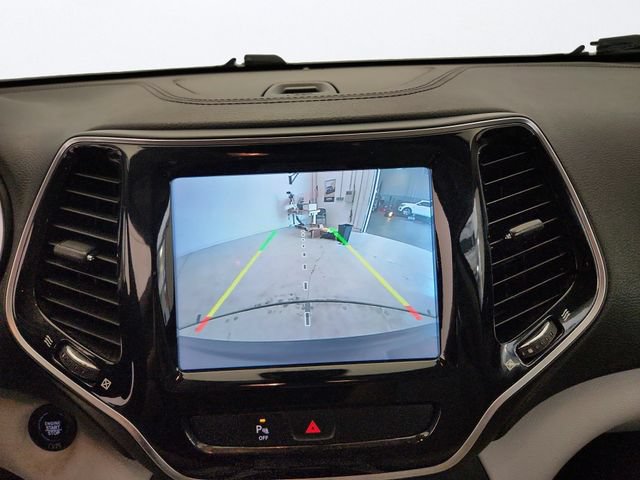 Used 2019 Jeep Cherokee Limited AWD/4WD image 17
