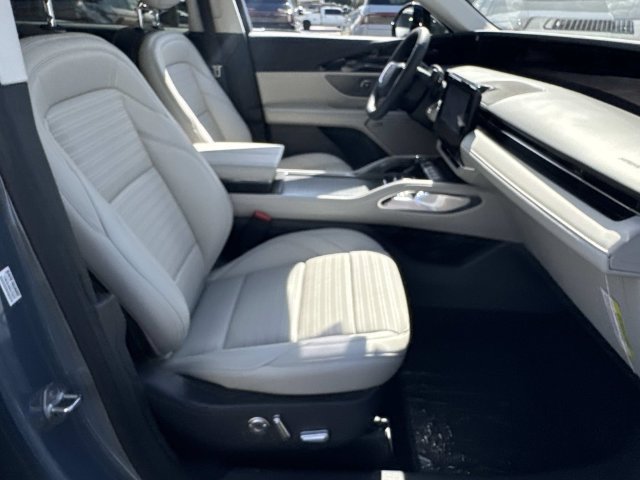 New 2026 Lincoln Nautilus Reserve w/ Jet Appearance Package AWD/4WD image 9