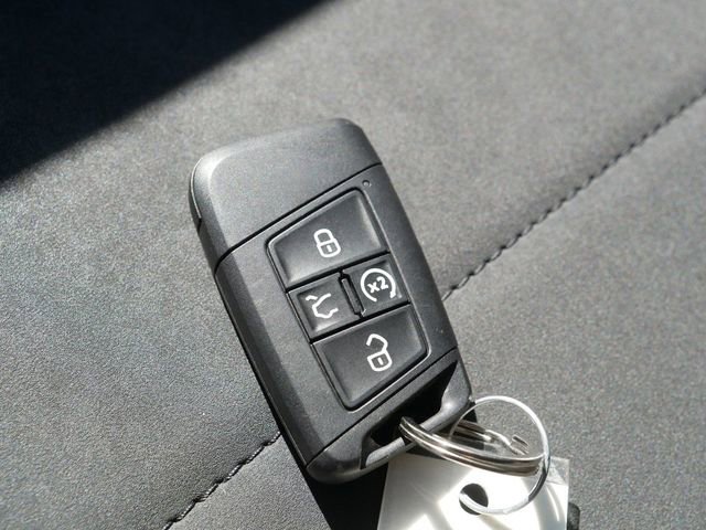 Used 2024 Volkswagen Taos SE AWD/4WD image 36