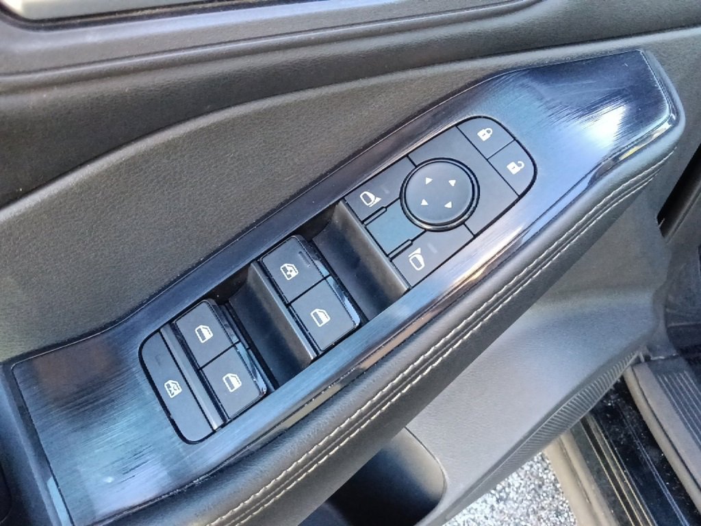 Used 2024 Nissan Rogue SV image 12