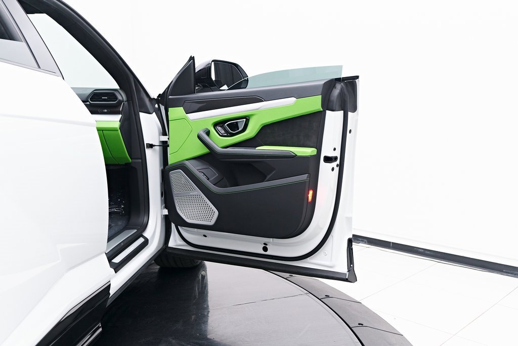 Used 2022 Lamborghini Urus image 30