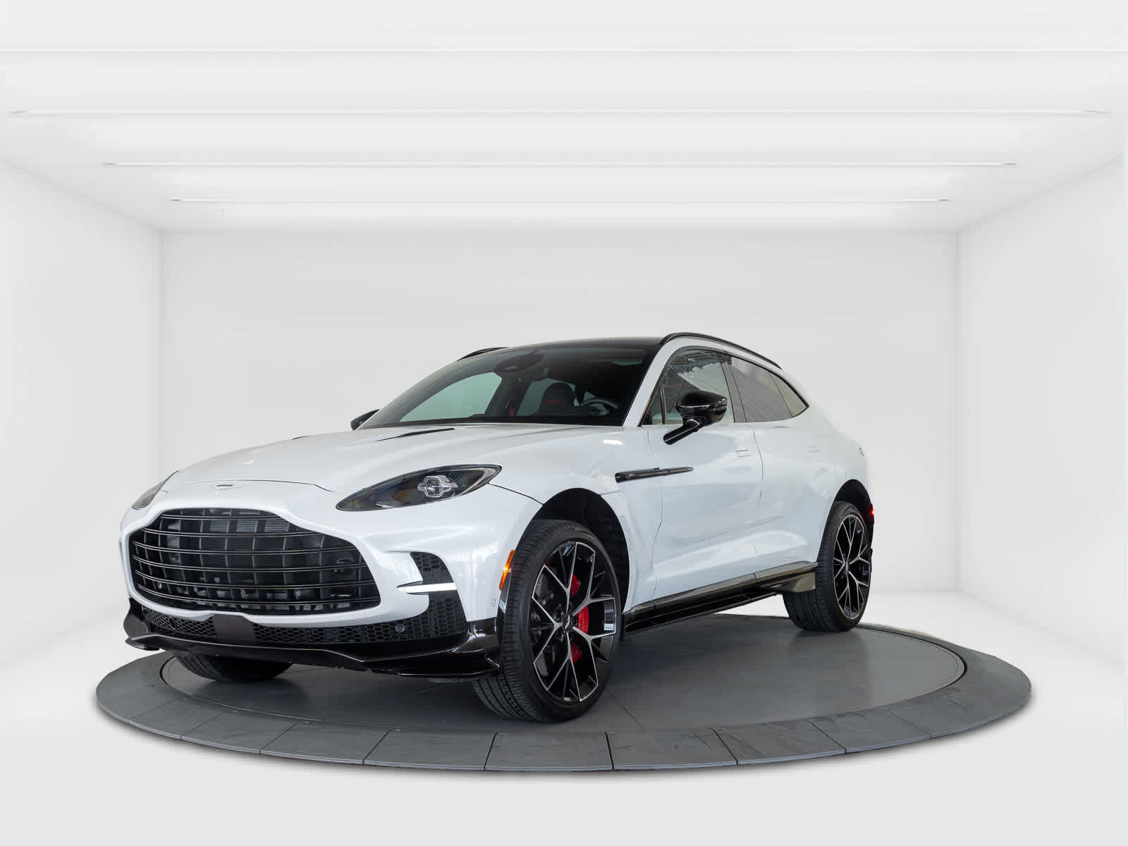 Used 2025 Aston Martin DBX 707 AWD/4WD image 1
