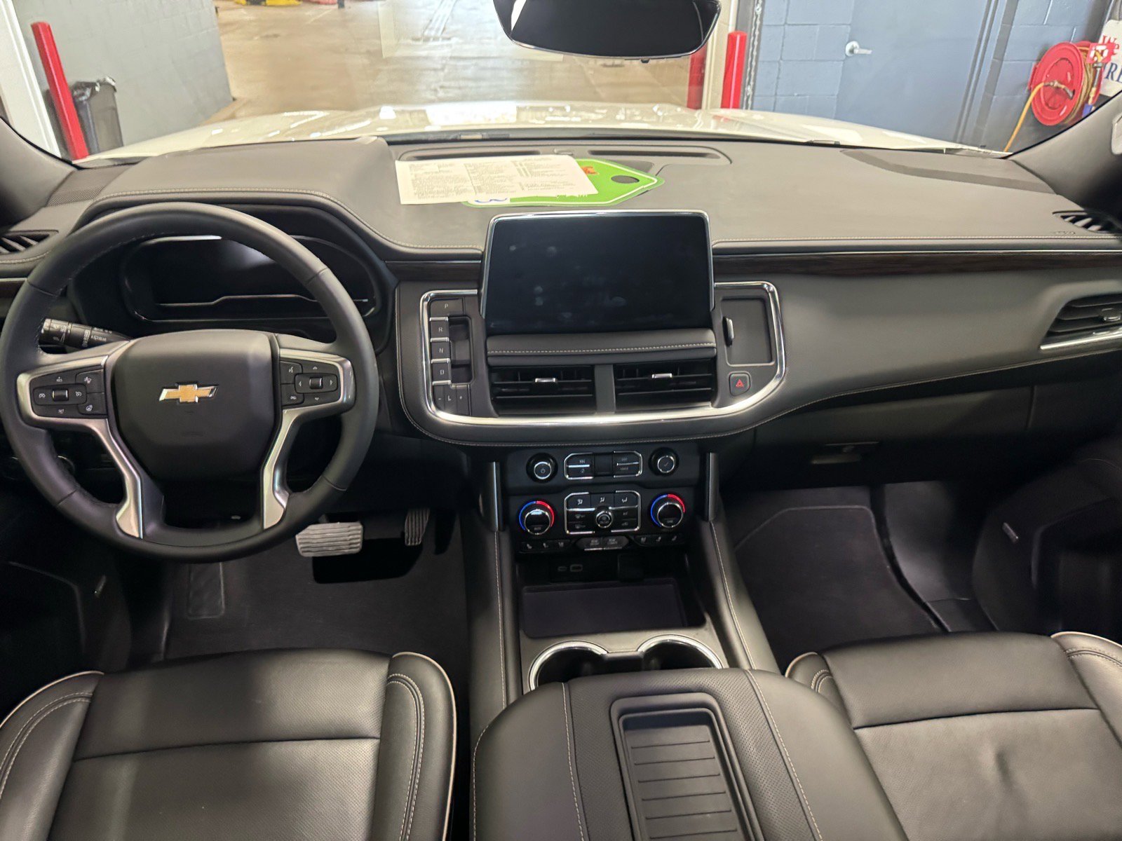 Used 2024 Chevrolet Suburban Premier w/ Premium Package AWD/4WD image 16
