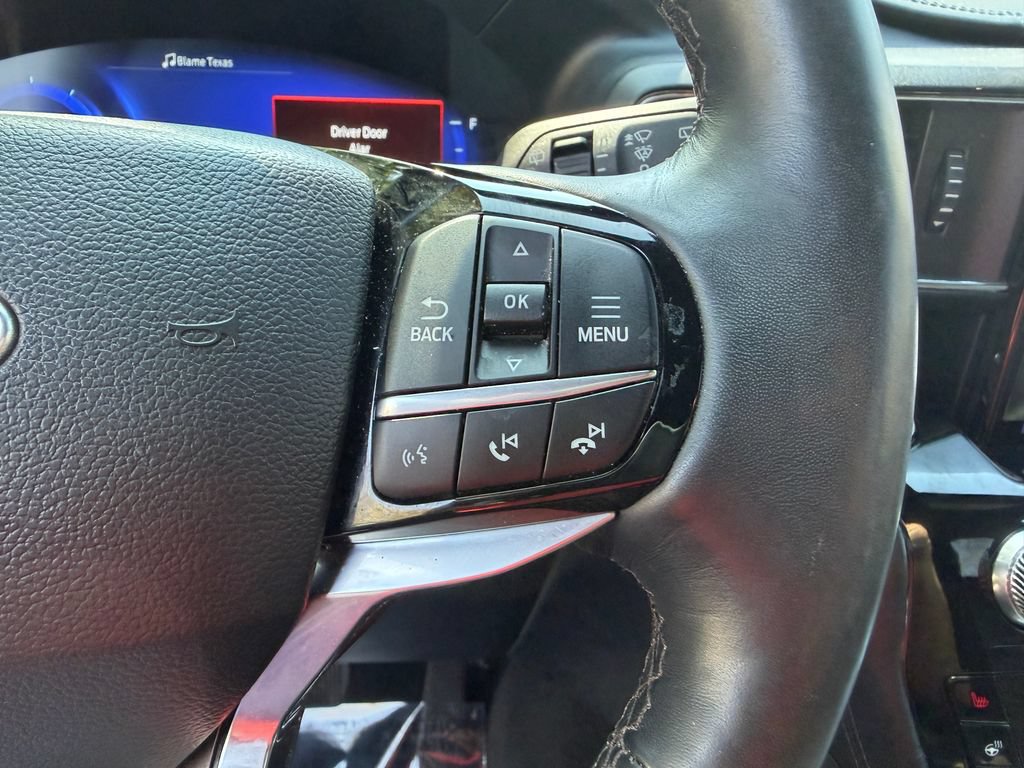 Used 2023 Ford Explorer Platinum w/ Technology Package AWD/4WD image 26