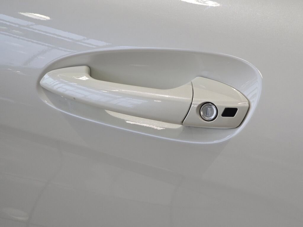 Used 2012 Mercedes-Benz SLS AMG Roadster image 34