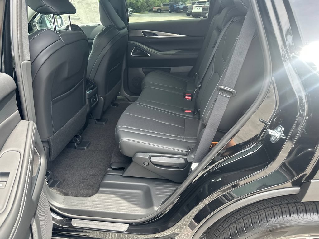 New 2027 INFINITI QX60 Luxe w/ Cargo Package FWD image 17