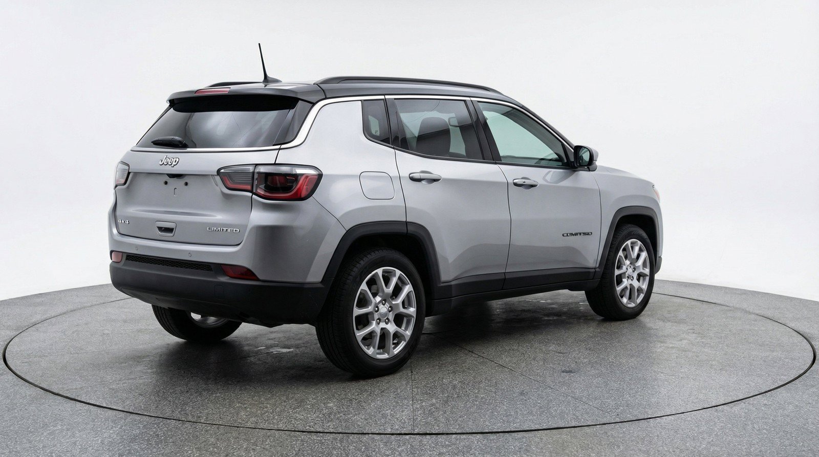 Used 2025 Jeep Compass Limited AWD/4WD image 9