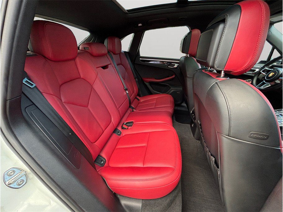 Used 2018 Porsche Macan GTS AWD/4WD image 46