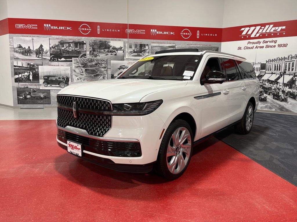Used 2025 Lincoln Navigator L Reserve image 7