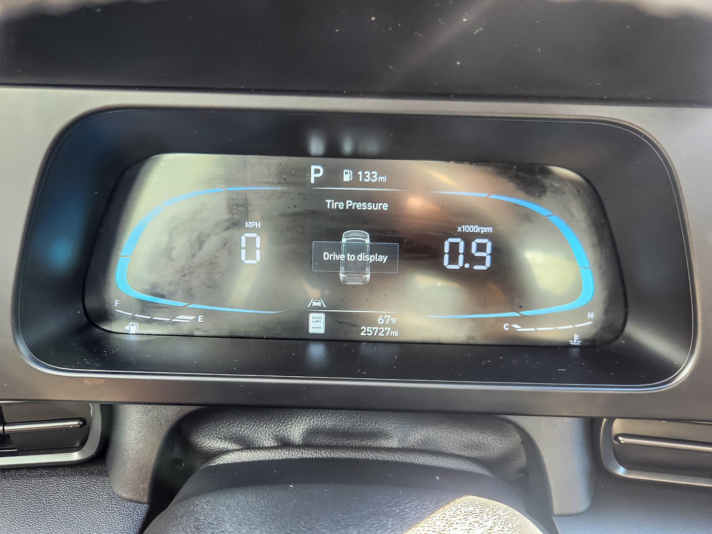 Used 2025 Hyundai Elantra Sport FWD image 11
