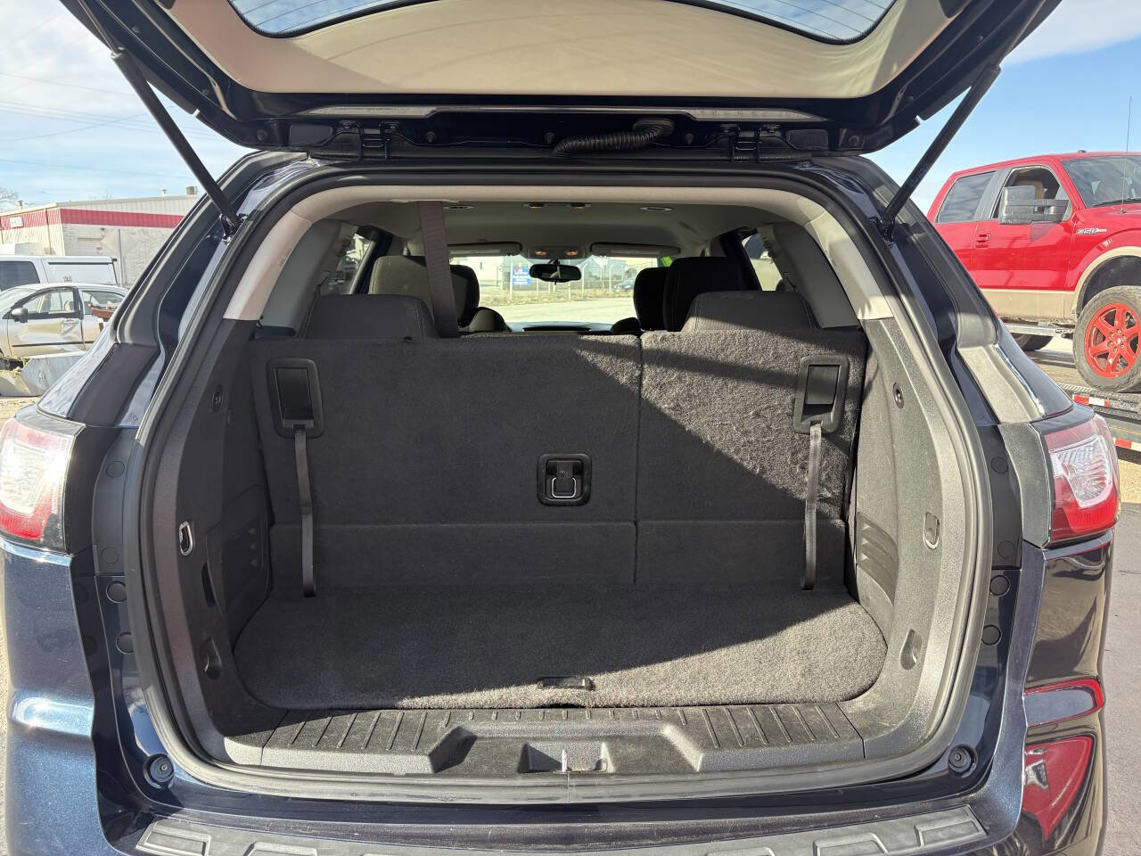 Used 2017 Chevrolet Traverse LT image 9