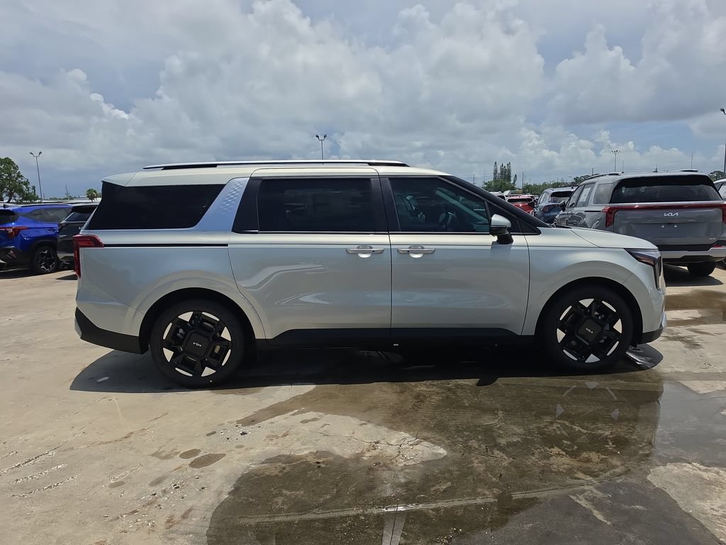 New 2026 Kia Carnival EX FWD image 9