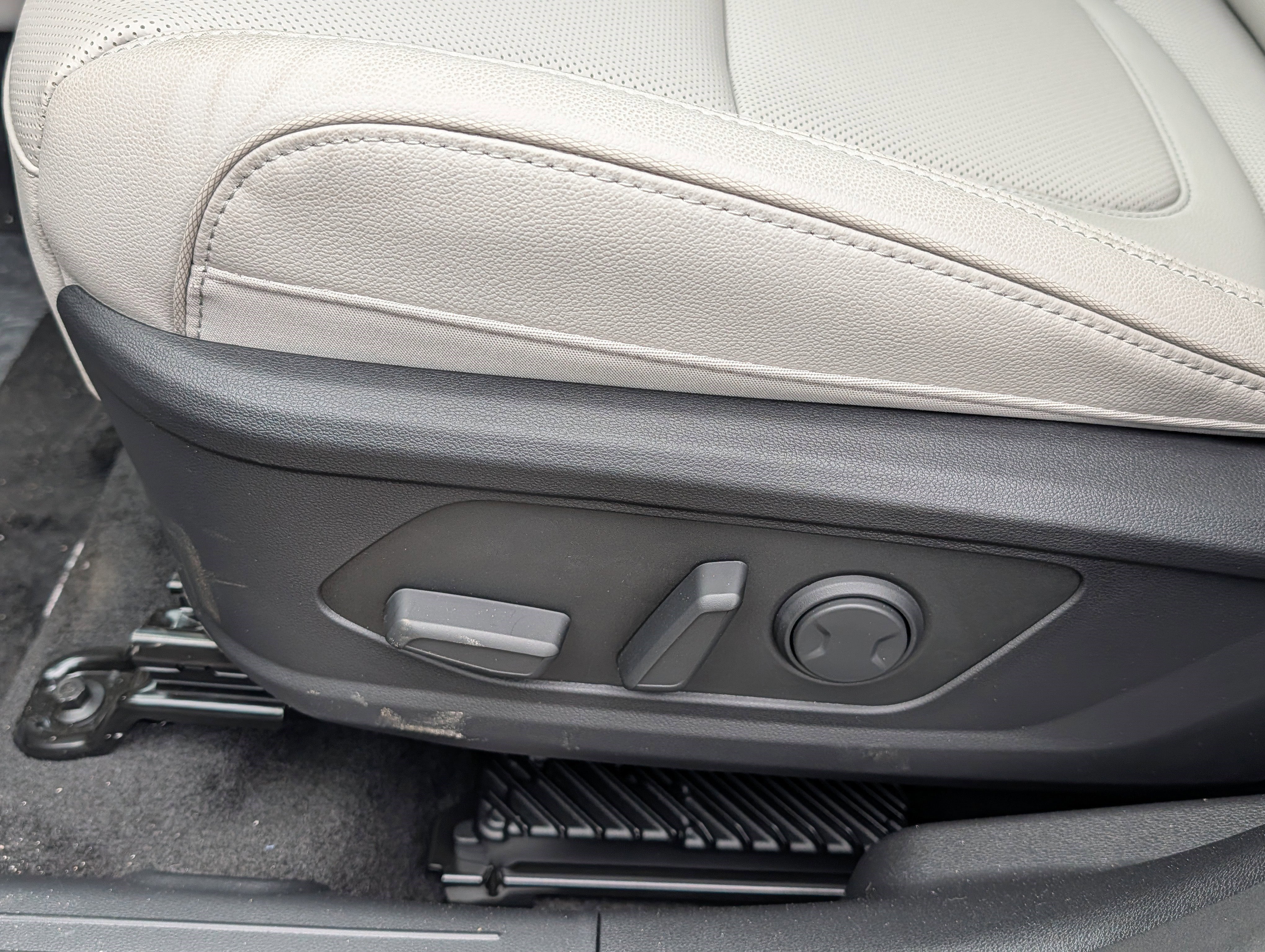 New 2026 Hyundai Tucson Limited image 13