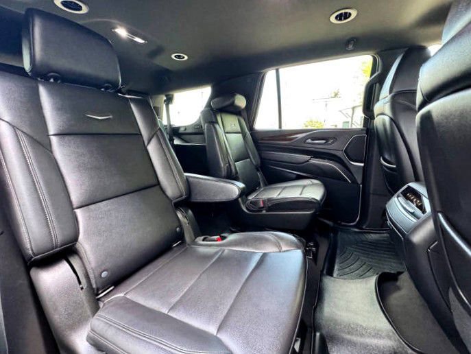 Used 2021 Cadillac Escalade Luxury image 15
