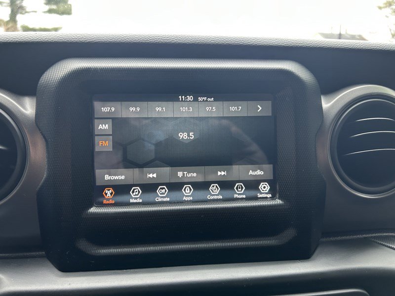 Used 2022 Jeep Wrangler Sport image 19