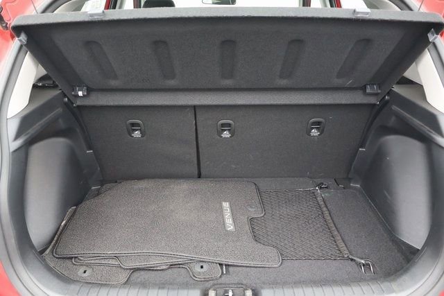 Used 2023 Hyundai Venue Limited image 14